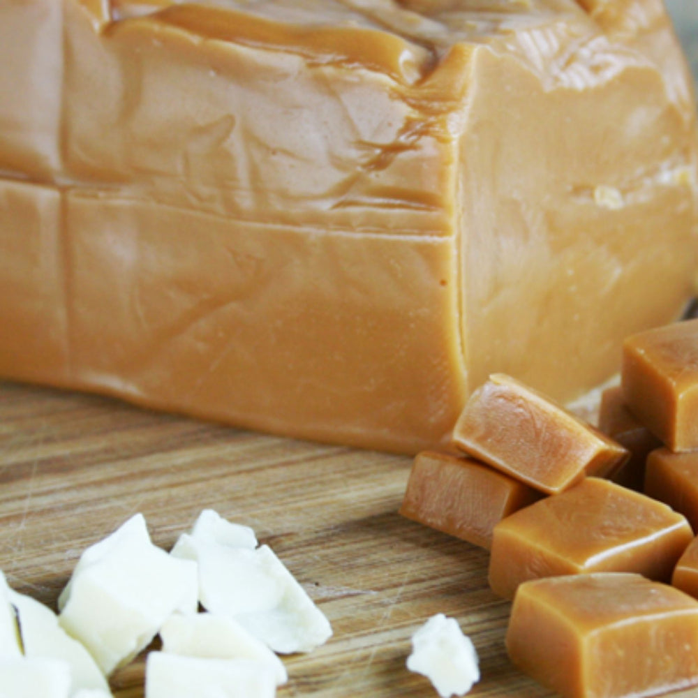 Peter's Caramel Loaf Block 5lbs - With MunchMo Power Clip